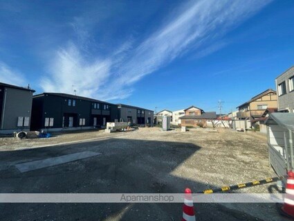 メゾンルミネ五個荘Ⅱ[1LDK/50.14m2]の駐車場