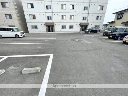 プリマヴェーラ[1LDK/50.52m2]の駐車場