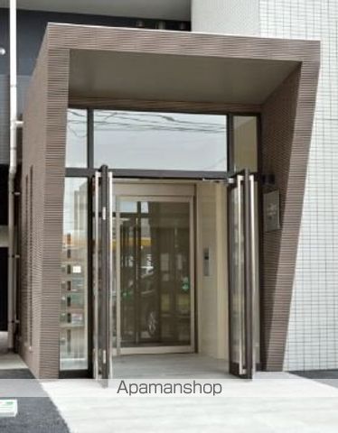 EMIUS新屋敷の玄関写真