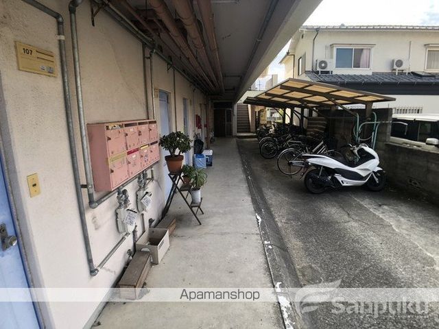 トロワボヌール中村の玄関写真