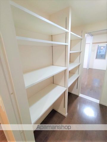 PRIMACLASSEの内装写真