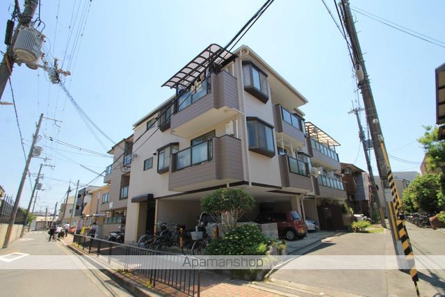 マンション長栄の外観写真