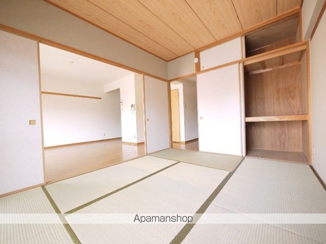 エクセル石仏の内装写真