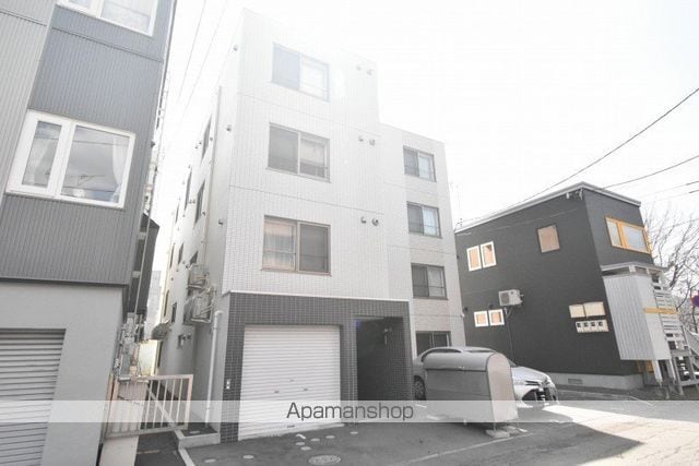 ヴレネージュ平岸WESTの外観写真