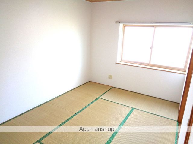 八戸市 2階建 築31年の内装写真
