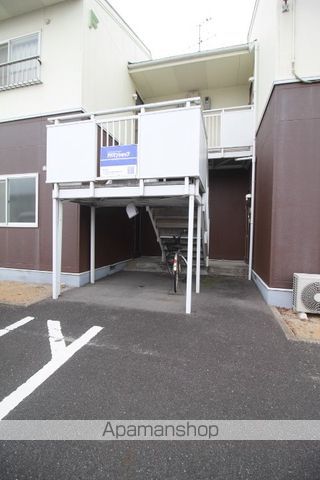 清水コーポFの玄関写真