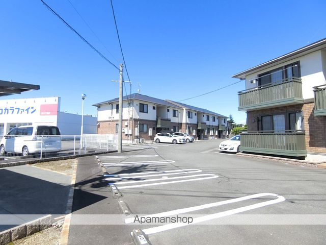 リビングタウン下俣Bの外観写真