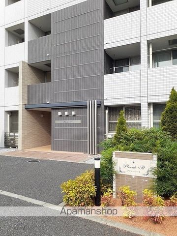 プラシードRの玄関写真