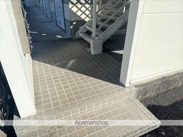 レオパレスルーチェの玄関写真