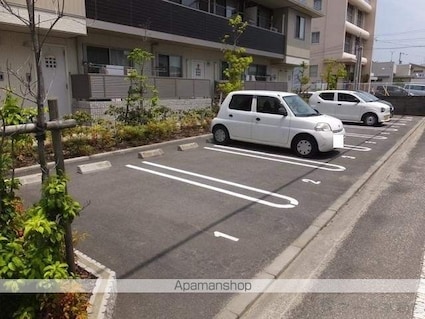 ユキコート斎院[2LDK/61.18m2]の駐車場