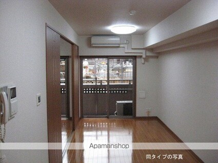 東京都新宿区中落合２丁目[1LDK/44.93m2]のリビング・居間