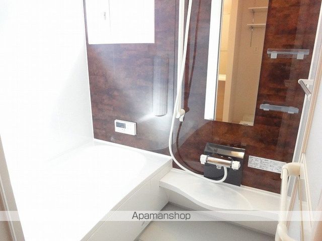 UN DE CES JOURSの内装写真
