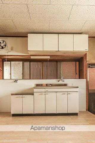 吉野川市 2階建 築47年の内装写真
