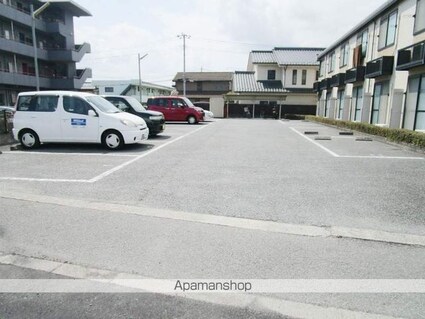 レオパレスＨＥＡＶＥＮ[1K/23.18m2]の駐車場3