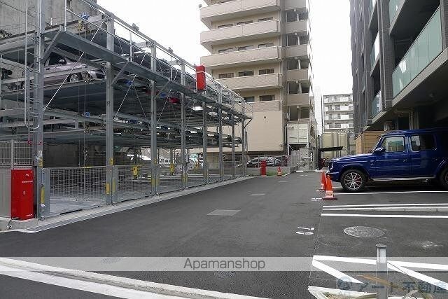レーベン松山一番町　ＴＨＥ　ＴＯＷＥＲ[3LDK/80.83m2]の駐車場