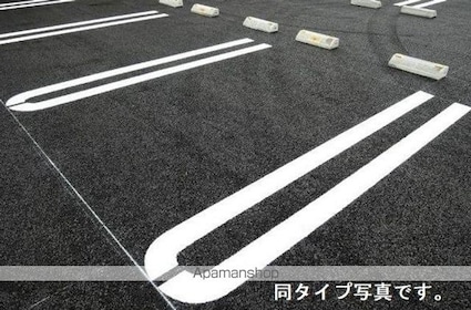 エトワール　Ｃ[1LDK/50.01m2]の駐車場