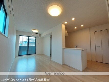 和歌山県和歌山市園部[1LDK/44.7m2]のリビング・居間