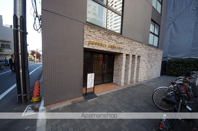 フェニックス西新宿5丁目弐番館の玄関写真
