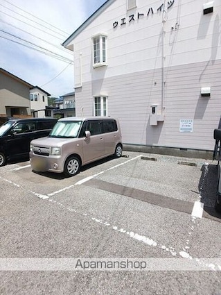 ウエスト　ハイツ[2DK/40.04m2]の駐車場