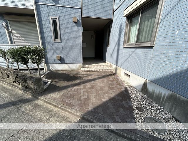 リボン82の玄関写真
