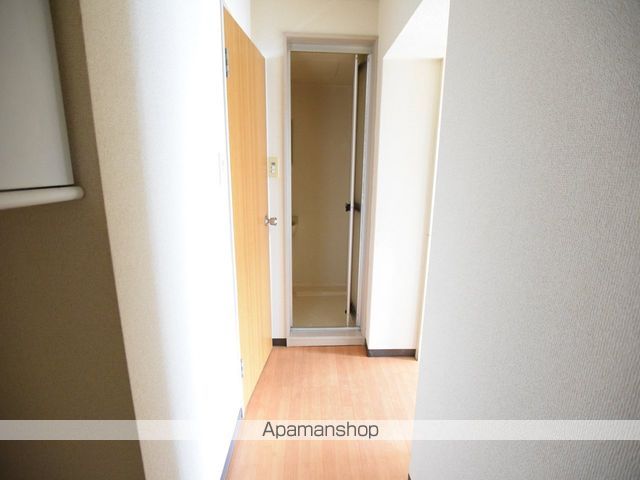 ロイヤルハイツ中川の内装写真