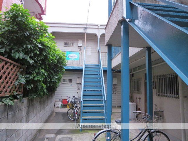 フローラIIIの玄関写真