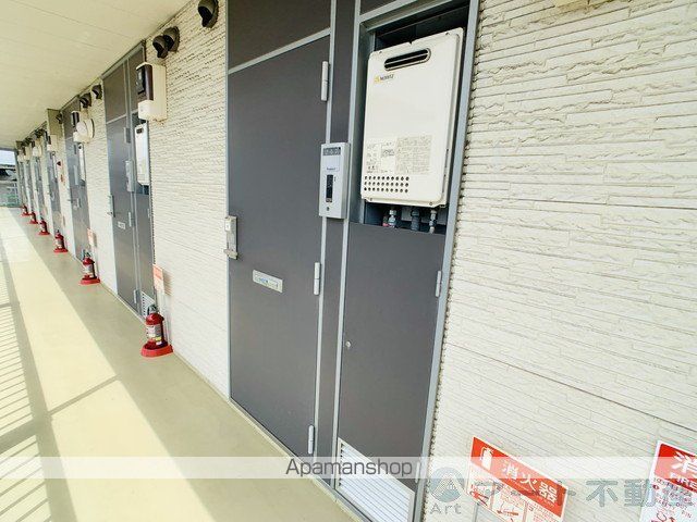 レオパレス松山保免の玄関写真