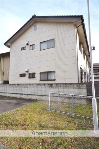 山岸ハイツの外観写真