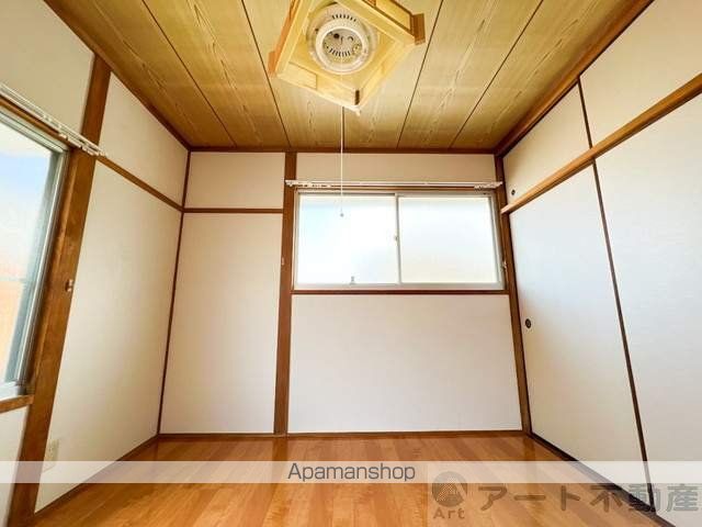 松山市 2階建 築37年の内装写真