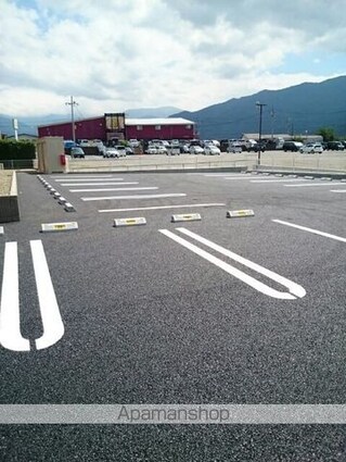 ヒルズポローニア　Ａ[1LDK/54.19m2]の駐車場2