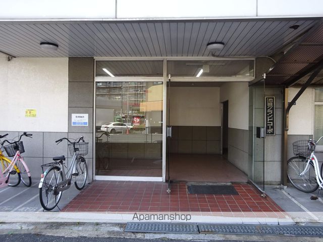 池田グランドコーポの玄関写真