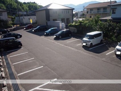 Ｐｌｕｍ　Ｇａｒｄｅｎ[2DK/48.6m2]の駐車場