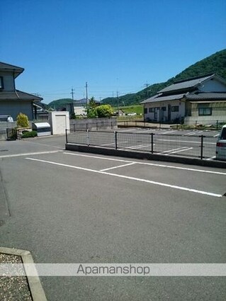 フィレガロ[2LDK/62.45m2]の駐車場