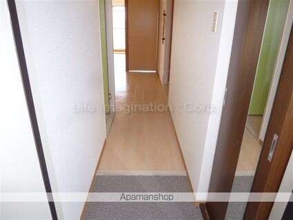 ウイング八日市[2LDK/56.4m2]の玄関