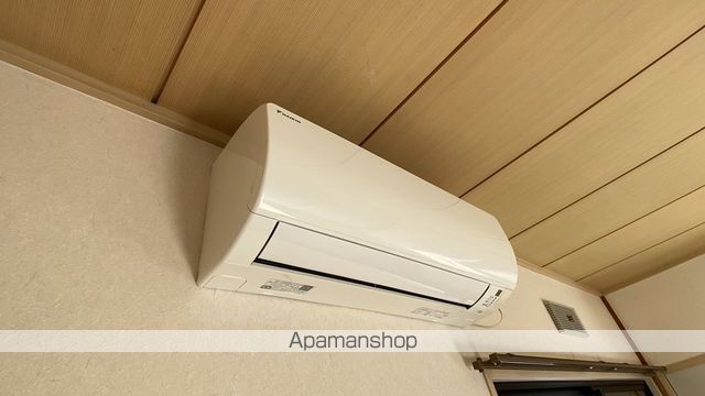 クリスタルブルーの内装写真