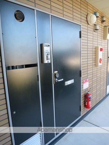 レオパレスショコラIの玄関写真