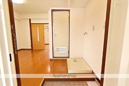 高知県高知市北本町３丁目[1DK/28m2]の玄関