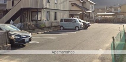 ドミール多治米　Ｂ棟[1K/28.21m2]の駐車場