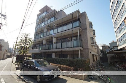 カスタリア新宿７丁目[2DK/50.22m2]の駐車場