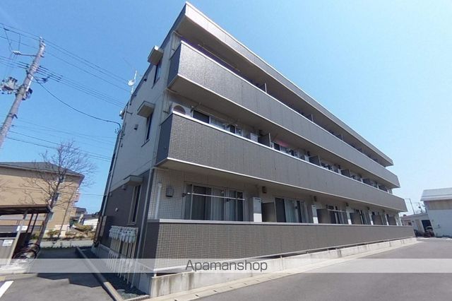 クレサージュ
