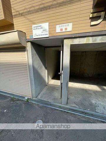 ライフコート小谷の玄関写真