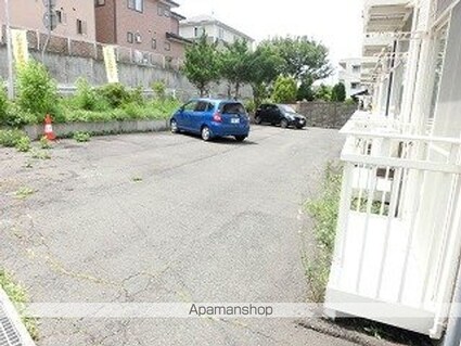 岩手県盛岡市東黒石野２丁目[1K/26.08m2]の駐車場2