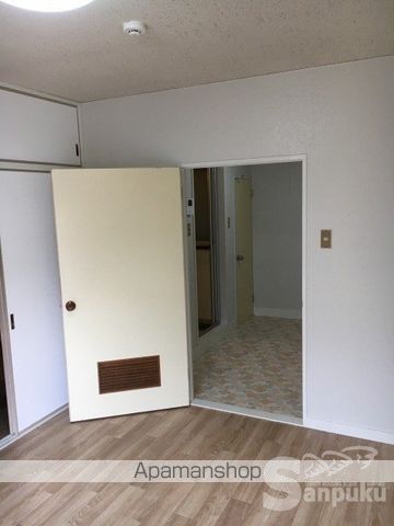 オレンジスクエアの内装写真