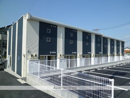 香川県丸亀市富士見町１丁目[1K/23.61m2]の駐車場2