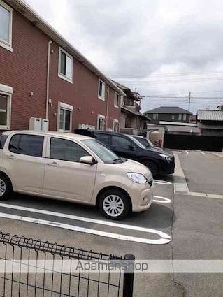 ベル　アンジュ　Ⅰ[1LDK/37.76m2]の駐車場1