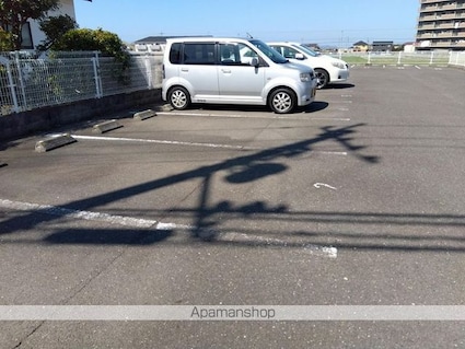 レオパレスプラビエ[1K/23.61m2]の駐車場1