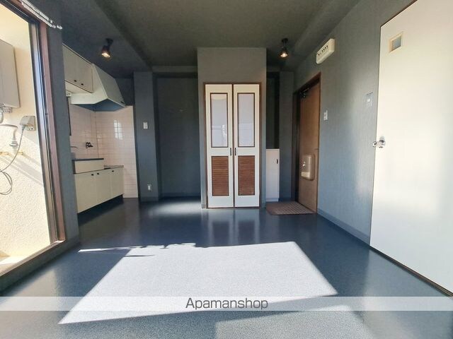 メゾン中一万[1R/17.93m2]のリビング・居間