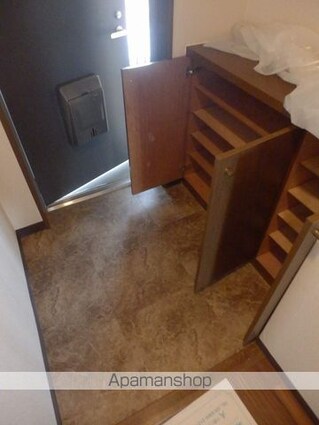 フローラ稲毛[3LDK/66.6m2]の玄関