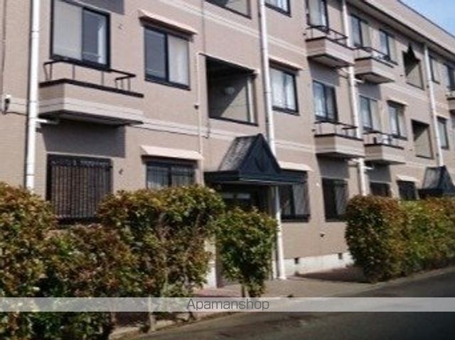 ロイヤルヒルズの玄関写真