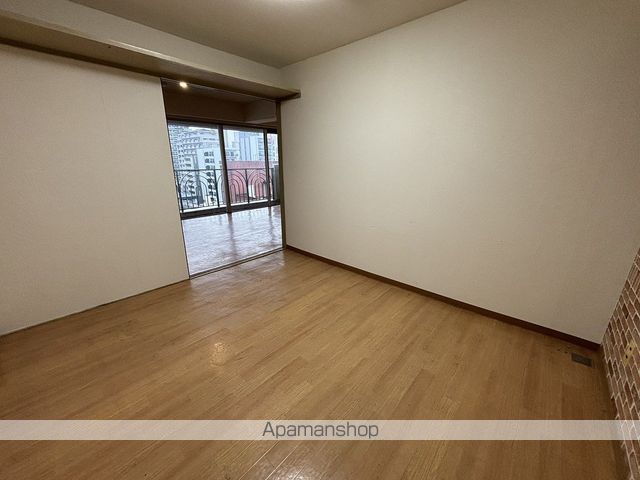 勾当台ハイツの内装写真